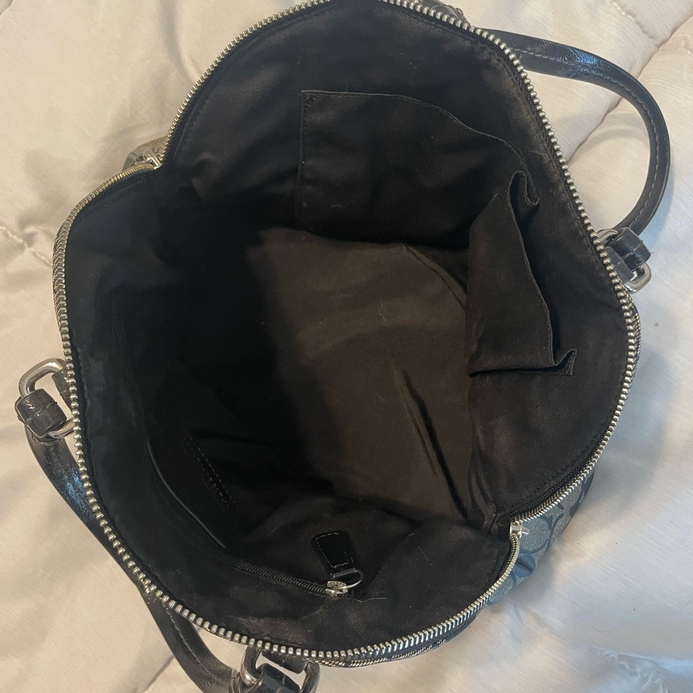 Coach purse. - Picture 4 of 4